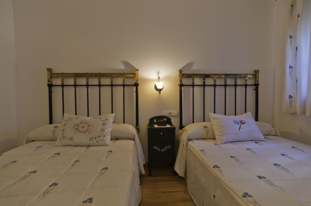 La Juderia De Las Arribes Guest House Vilvestre Room photo